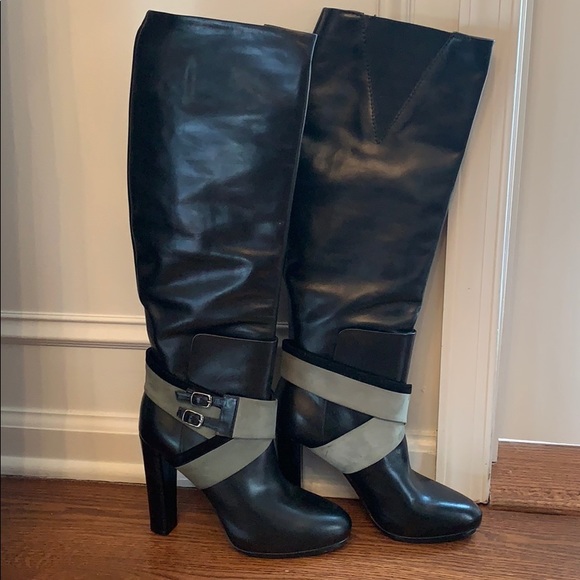 Balenciaga Woman’s Pull On Boots - Picture 2 of 4